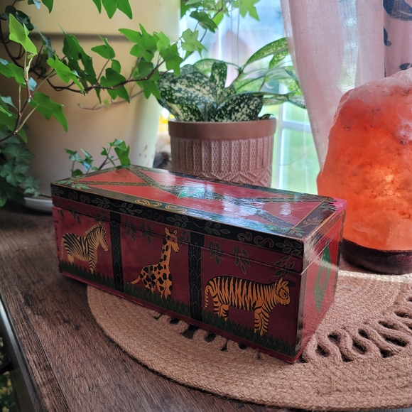 BEAUTIFUL vintage wooden box - Picture 7 of 7